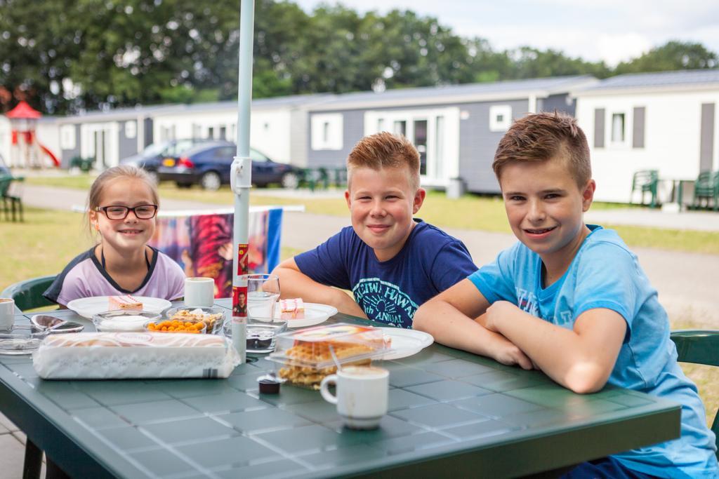 Oostappen Vakantiepark Hengelhoef Nv Aan de Wolfsberg エクステリア 写真