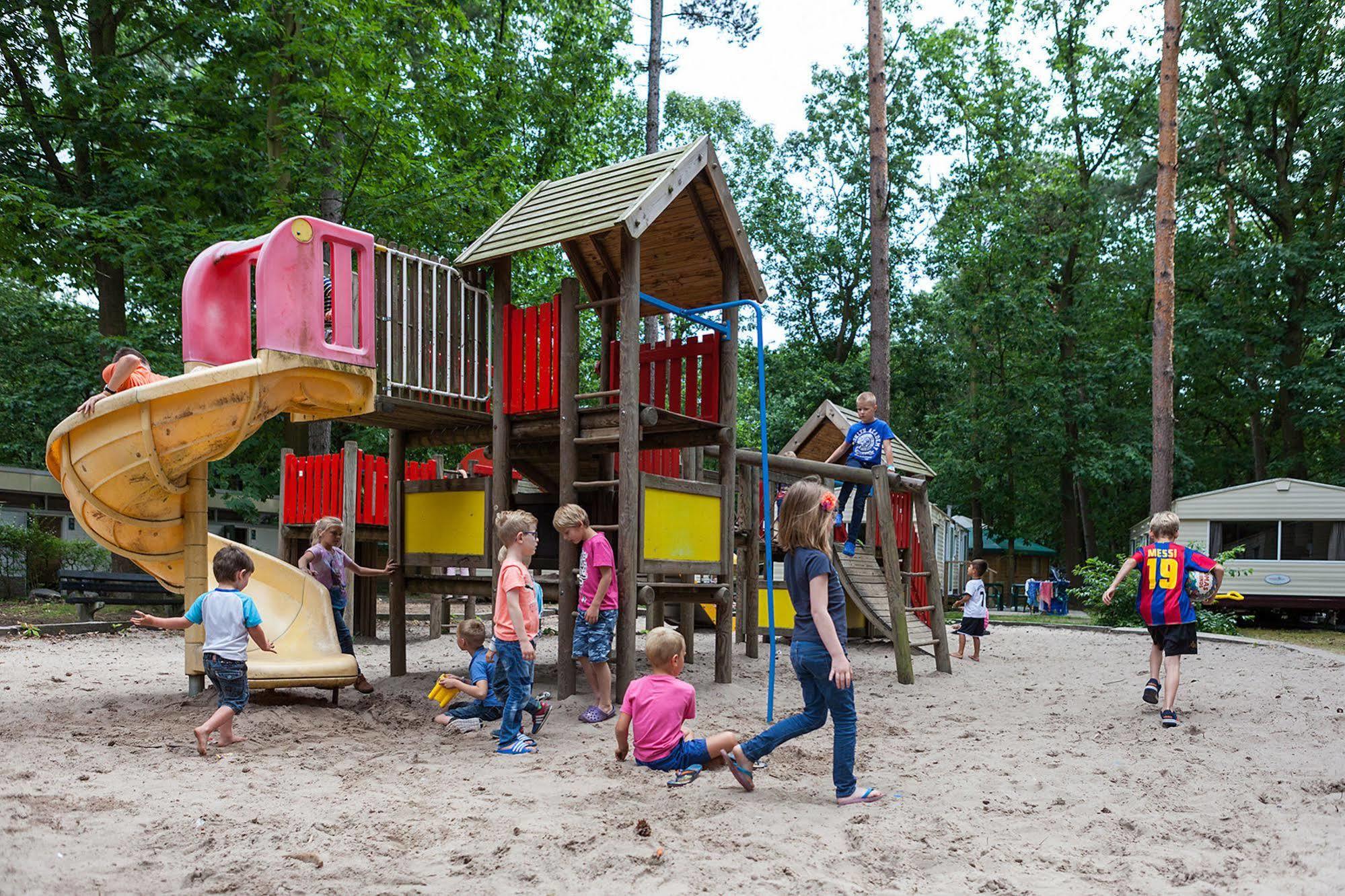 Oostappen Vakantiepark Hengelhoef Nv Aan de Wolfsberg エクステリア 写真